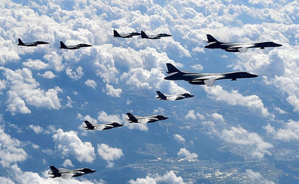 Mỹ điều 230 máy bay tập trận, Triều Tiên cảnh báo chiến tranh hạt nhân - Ảnh 1