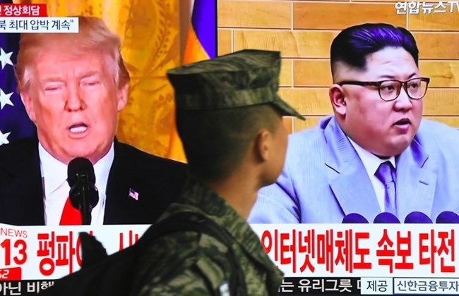 Trước thềm hội nghị thượng đỉnh, Mỹ tuyên bố không giảm trừng phạt Triều Tiên - Ảnh 1