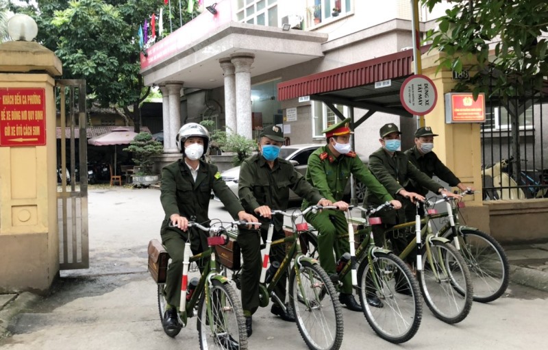 Chùm ảnh: Quận Thanh Xuân tuyên truyền, xử phạt các trường hợp vi phạm phòng dịch Covid-19 - Ảnh 1