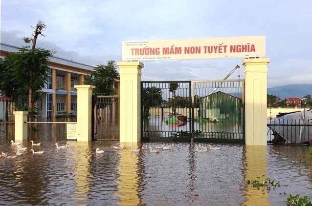 Huyện Quốc Oai, Ba Vì khẩn trương khắc phục hậu quả mưa lũ - Ảnh 1