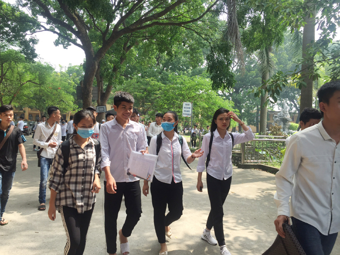 Kỳ THPT Quốc gia TP Hà Nội năm 2019: Các thí sinh đã hoàn thành môn thi đầu tiên - Ảnh 9