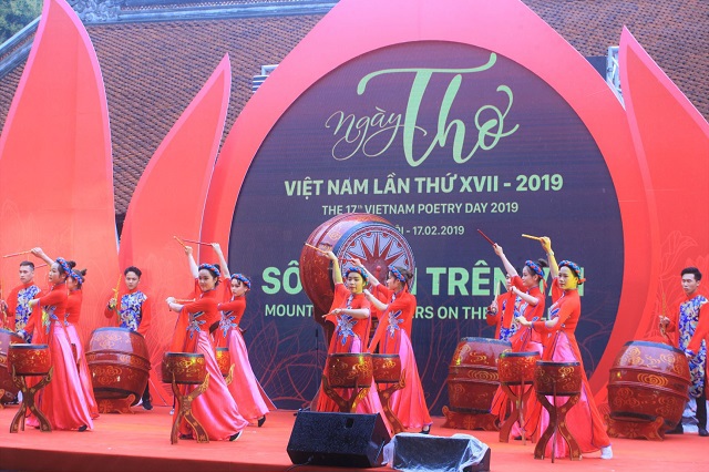 Ngày thơ Việt Nam lần thứ XVII - năm 2019: “Sông núi trên vai” - Ảnh 1