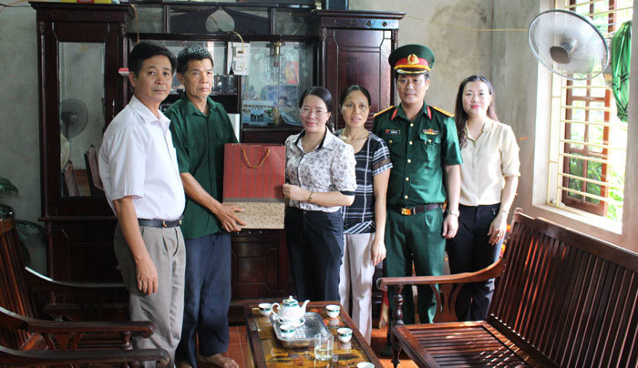 Huyện Phú Xuyên tri ân người có công với cách mạng - Ảnh 1