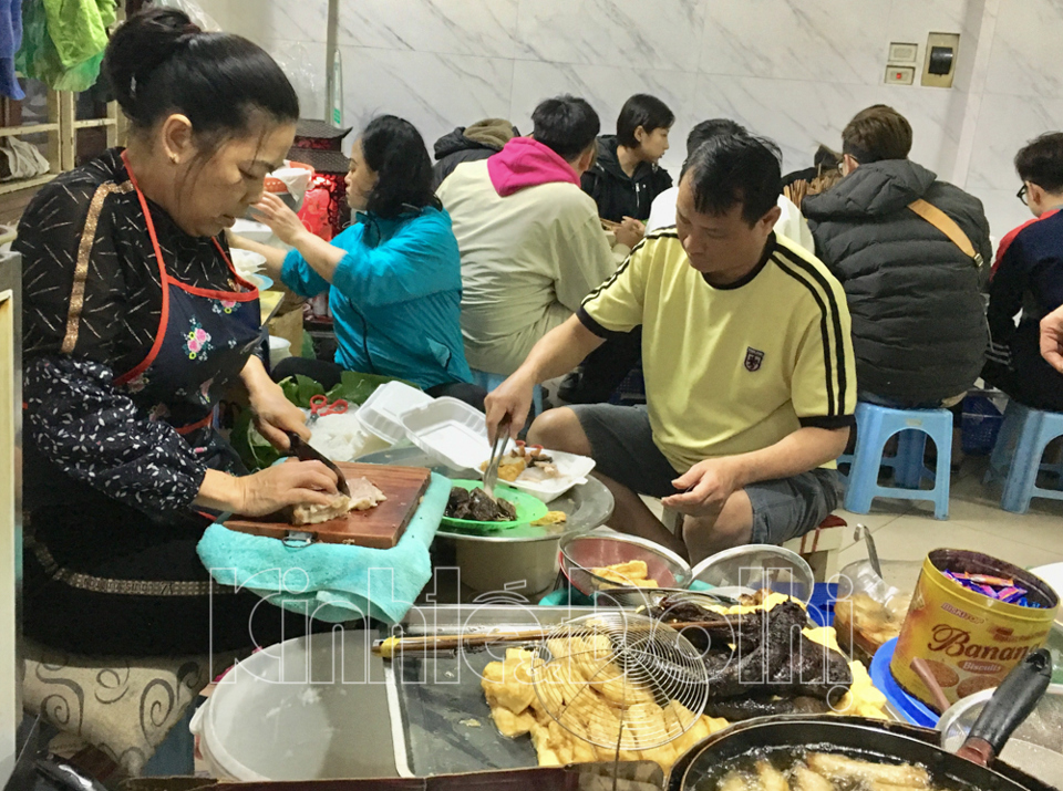 [Ảnh] Mùa dịch Covid-19: Nhan nhản quán ăn mất an toàn thực phẩm tại nhiều trường đại học ở Hà Nội - Ảnh 9