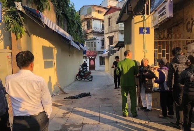 Hà Nội: Điều tra vụ nghi nổ súng ở quận Hoàn Kiếm - Ảnh 1