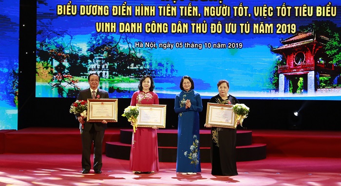 Hà Nội biểu dương "Người tốt, việc tốt", vinh danh Công dân Thủ đô ưu tú năm 2019 - Ảnh 2