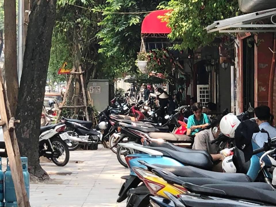 Phường Nguyễn Du, quận Hai Bà Trưng: Vi phạm trật tự đô thị lại bùng phát - Ảnh 1