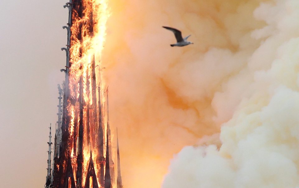 [Ảnh] Kinh hoàng Nhà thờ Đức Bà Paris chìm trong hỏa hoạn - Ảnh 8