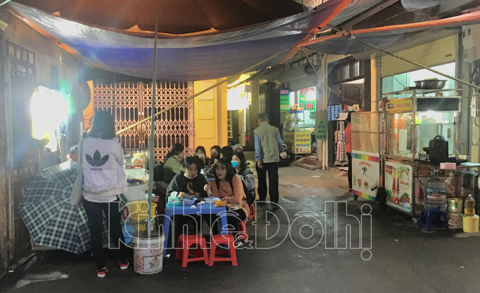 [Ảnh] Mùa dịch Covid-19: Nhan nhản quán ăn mất an toàn thực phẩm tại nhiều trường đại học ở Hà Nội - Ảnh 12