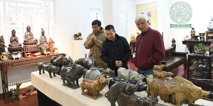 Nhà sử học Dương Trung Quốc giới thiệu bộ sưu tập "Lợn sung túc" - Ảnh 1