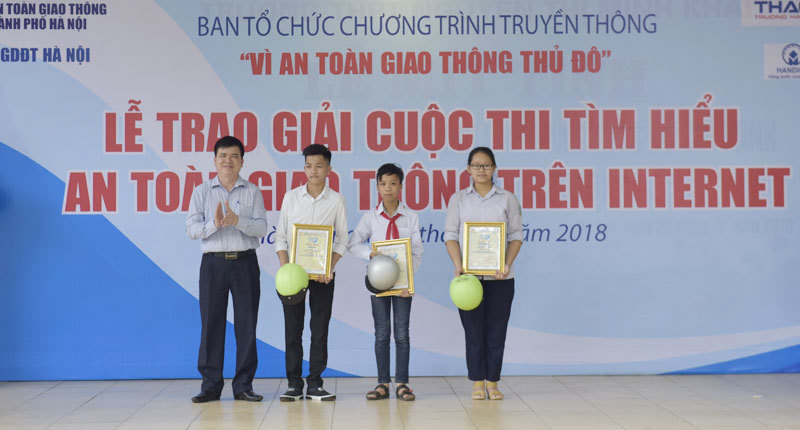 Triển khai Chương trình truyền thông "Vì An toàn giao thông Thủ đô năm 2018" - Ảnh 2