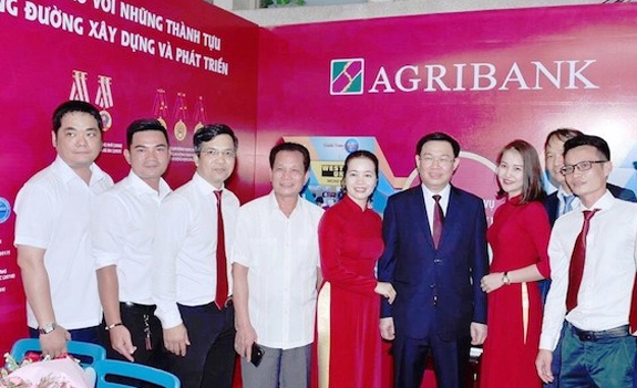 Agribank nhận Bằng khen Cuộc vận động "Người Việt Nam dùng hàng Việt Nam” - Ảnh 1