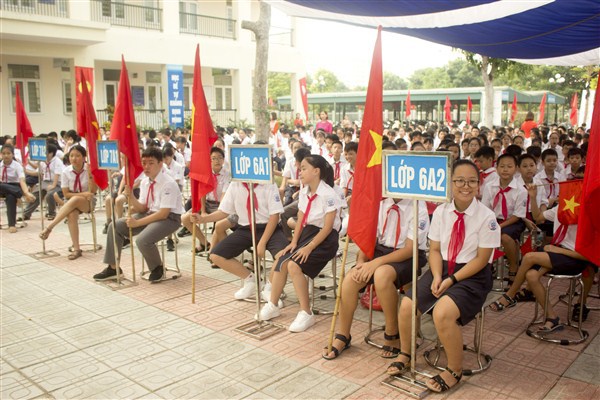 Hơn 60.000 học sinh huyện Gia Lâm bước vào năm học mới - Ảnh 2