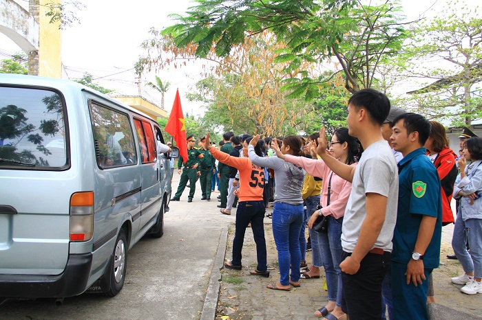 Hơn 1.000 thanh niên Đà Nẵng lên đường nhập ngũ - Ảnh 5