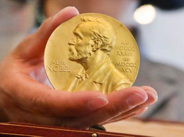 Giải Nobel Văn học 2018 bị hoãn vì bê bối tình dục - Ảnh 1