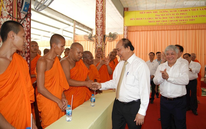 Thủ tướng gửi Thư chúc mừng đồng bào Khmer nhân dịp Tết cổ truyền Chôl Chnăm Thmây - Ảnh 1