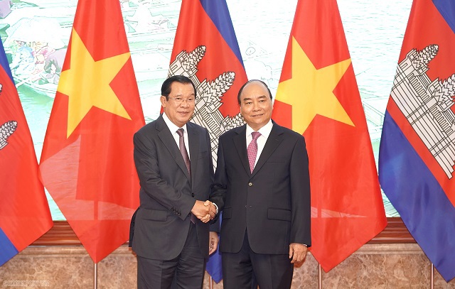 Thủ tướng Nguyễn Xuân Phúc đón, hội đàm với Thủ tướng Campuchia - Ảnh 5