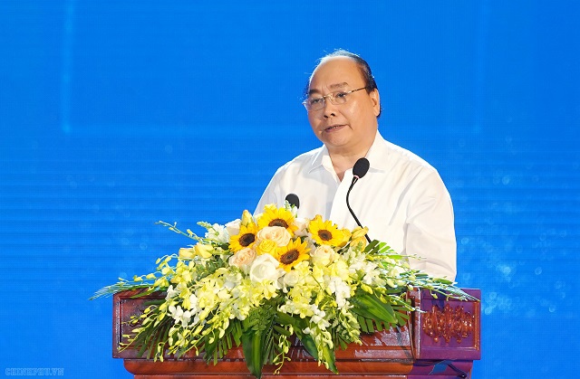 Thủ tướng: Miền Trung phải vận dụng chiến lược kinh tế biển, tập trung vào 5 trụ cột - Ảnh 1