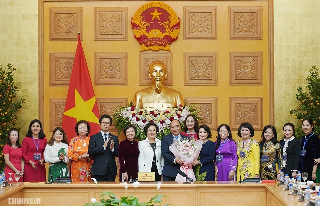 Thủ tướng gặp mặt các nữ doanh nhân tiêu biểu - Ảnh 1