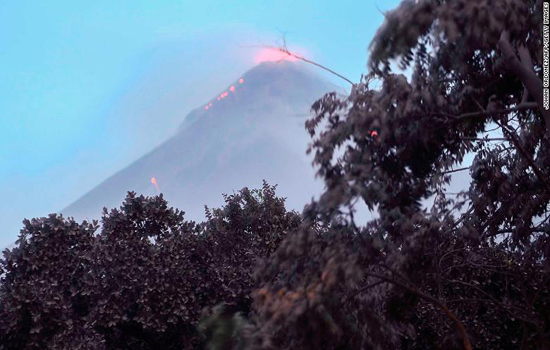 Núi lửa phun trào ở Guatemala, 62 người thiệt mạng và 1,7 triệu người bị ảnh hưởng - Ảnh 1