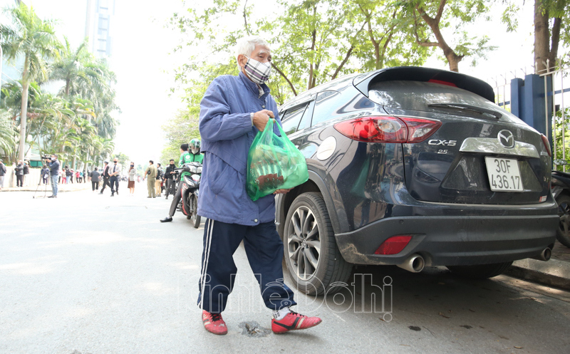 [Ảnh] Ấm lòng với siêu thị hạnh phúc - "siêu thị 0 đồng" cho người nghèo tại Hà Nội - Ảnh 22