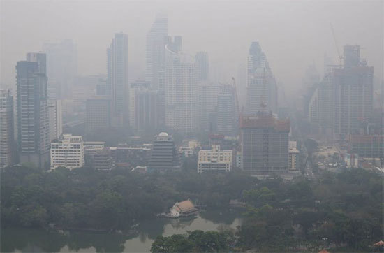 Mưa giả cứu Bangkok thoát nạn ô nhiễm không khí - Ảnh 1