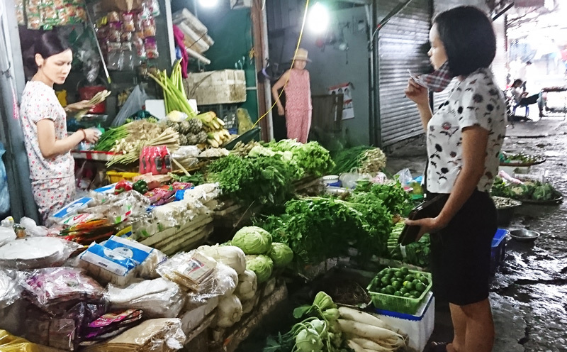 Hà Nội: Ngày cuối kỳ nghỉ Tết, một số hàng hóa ở mức giá cao - Ảnh 6