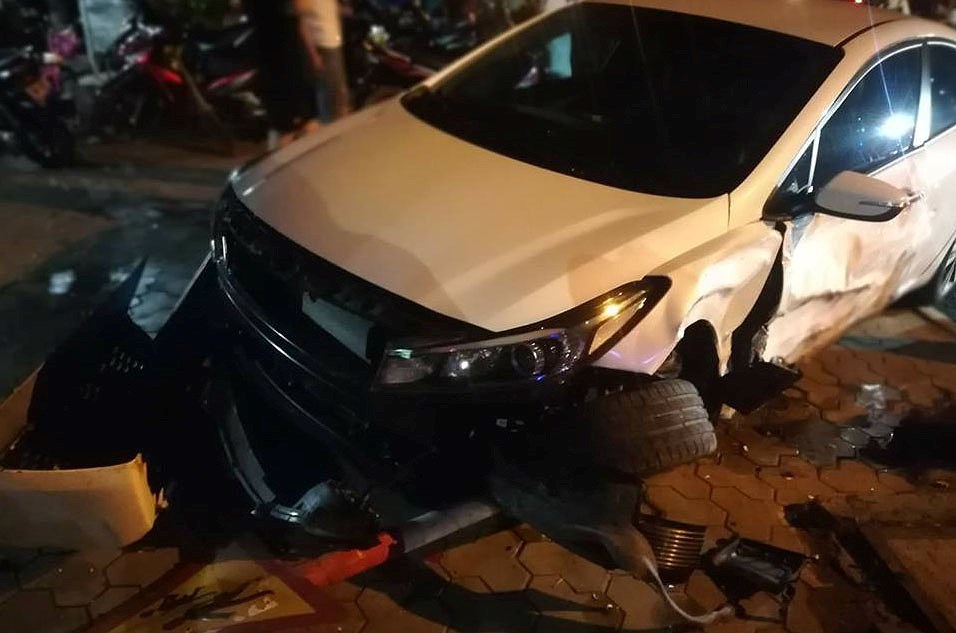 Ô tô đâm liên hoàn ở Biên Hòa, 6 người bị thương nhập viện - Ảnh 1