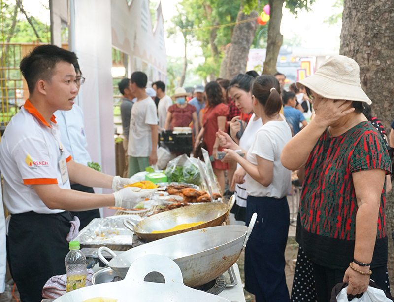 [Ảnh] Độc đáo hơn 30 gian hàng tại Lễ hội văn hóa ẩm thực Hà Nội - Ảnh 2