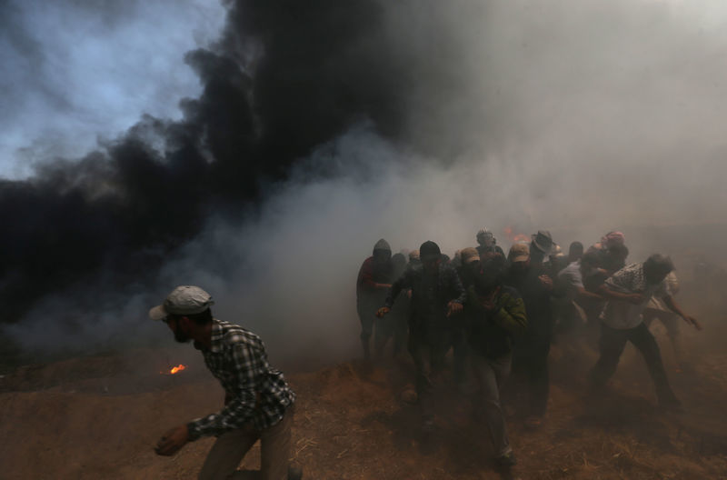 Hình ảnh hỗn loạn đầy khói súng tại Gaza sau khi Mỹ mở Đại sứ quán ở Jerusalem - Ảnh 2