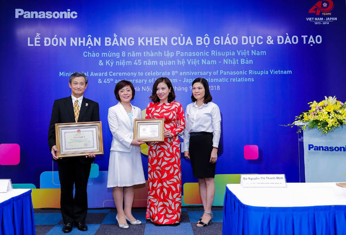 Panasonic nhận Bằng khen vì những đóng góp cho giáo dục Việt Nam - Ảnh 1
