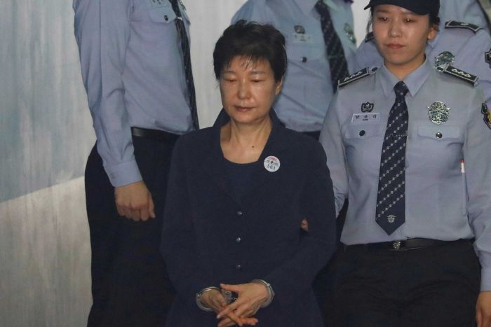 Công tố viên Hàn Quốc tiết lộ số tiền cựu Tổng thống Park Geun-hye được hối lộ - Ảnh 1