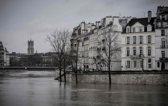 Chùm ảnh đường phố thủ đô Paris chìm trong biển nước - Ảnh 8