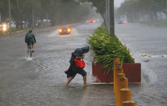 Cận cảnh siêu bão Mangkhut tàn phá nghiêm trọng phía bắc Philippines - Ảnh 8