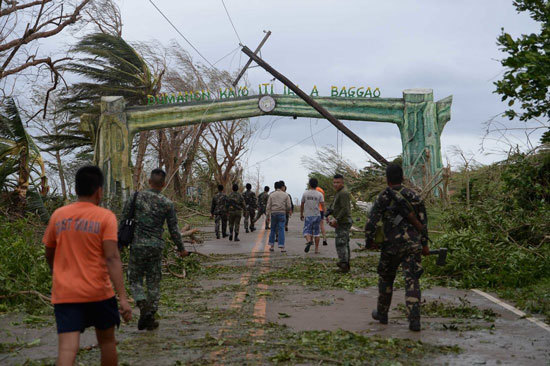 Cận cảnh siêu bão Mangkhut tàn phá nghiêm trọng phía bắc Philippines - Ảnh 2