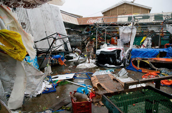 Cận cảnh siêu bão Mangkhut tàn phá nghiêm trọng phía bắc Philippines - Ảnh 5