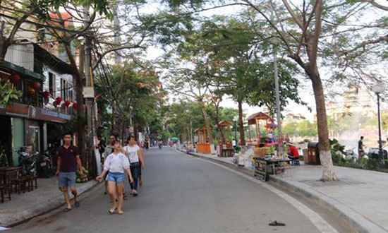 Tuyến phố đi bộ Trịnh Công Sơn sau một năm triển khai: Thưa vắng và bất cập - Ảnh 1