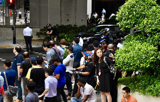 Chùm ảnh: Người dân Singapore đổ ra đường "ngóng" lãnh đạo Mỹ - Triều - Ảnh 6