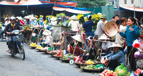 Khu vực nội thành Hà Nội còn 51 chợ cóc, chợ tạm - Ảnh 1