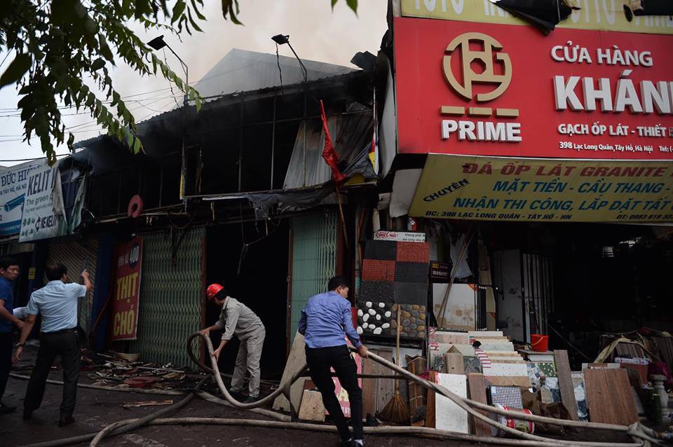 Hà Nội: Cháy dữ dội ở quán thịt chó trên đường Lạc Long Quân - Ảnh 5