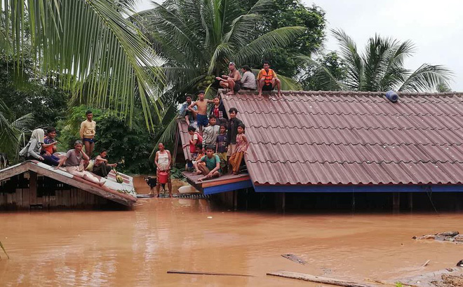 Việt Nam hỗ trợ Lào 200.000 USD khắc phục sự cố vỡ đập thủy điện - Ảnh 1