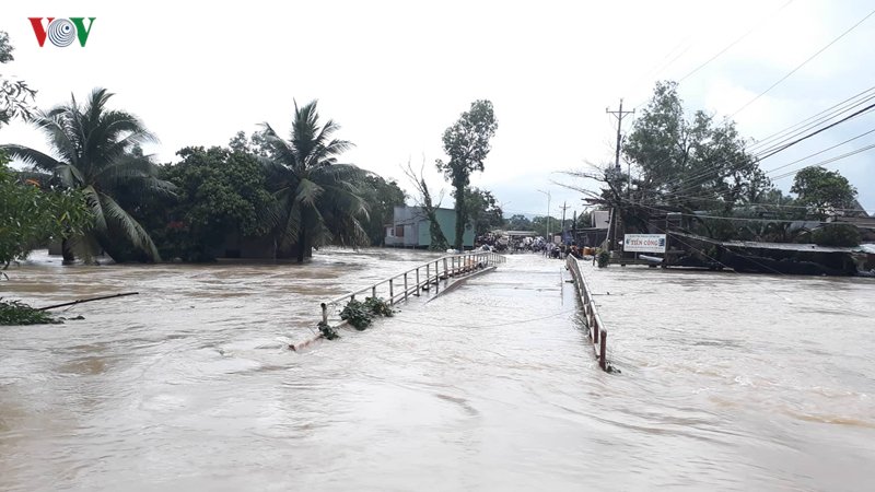 Phú Quốc ngập lụt nặng, đã sơ tán 2.000 dân đến nơi an toàn - Ảnh 1