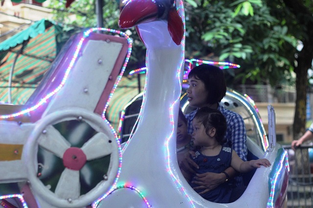 Hà Nội: Công viên, vườn thú vẫn chật kín người vào ngày cuối dịp nghỉ lễ 2/9 - Ảnh 4