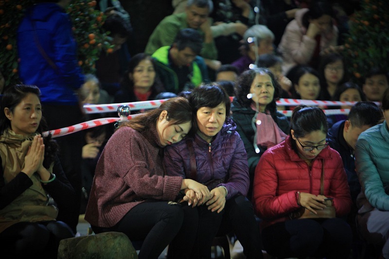 Hàng nghìn người chen chân, vái vọng dâng sao giải hạn tại chùa Phúc Khánh - Ảnh 4