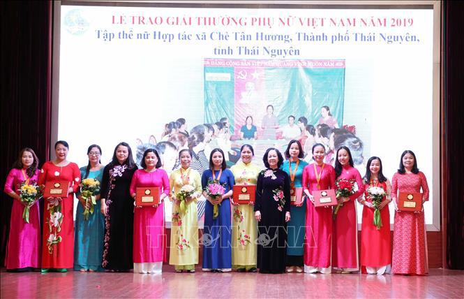 16 tập thể, cá nhân được trao Giải thưởng Phụ nữ Việt Nam 2019 - Ảnh 2