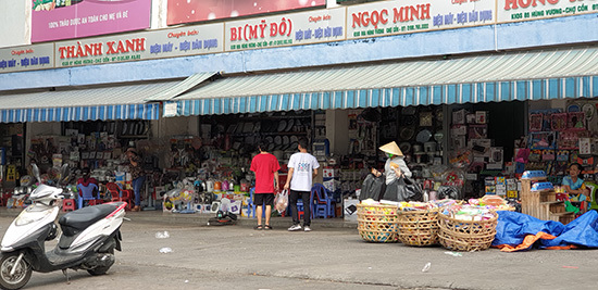 Phố phường Đà Nẵng vắng vẻ trong ngày đầu cách ly toàn xã hội - Ảnh 10
