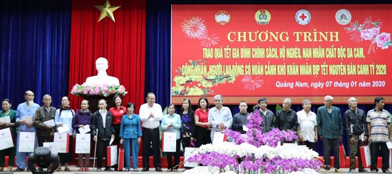 Phó Thủ tướng Trương Hòa Bình trao quà Tết ở Quảng Nam - Ảnh 2