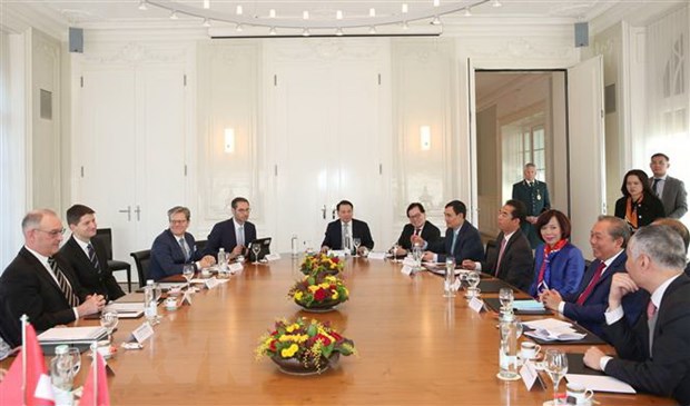 Phó Thủ tướng Trương Hòa Bình dự nhiều hoạt động tại WEF Davos - Ảnh 1
