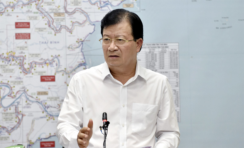 Phó Thủ tướng Trịnh Đình Dũng: Không chủ quan trong ứng phó áp thấp nhiệt đới “kép” - Ảnh 1