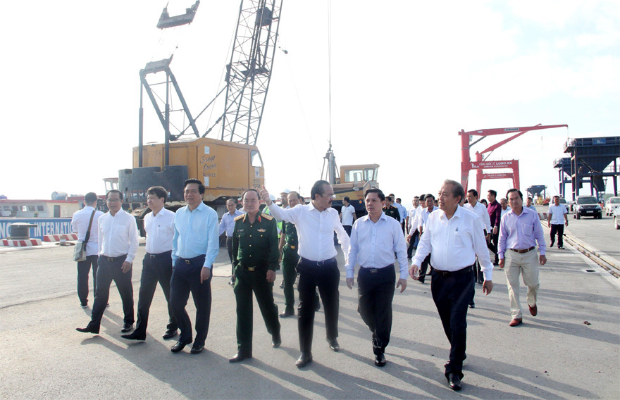 Đầu năm mới, Phó Thủ tướng Trương Hòa Bình thăm Cảng quốc tế Long An - Ảnh 1